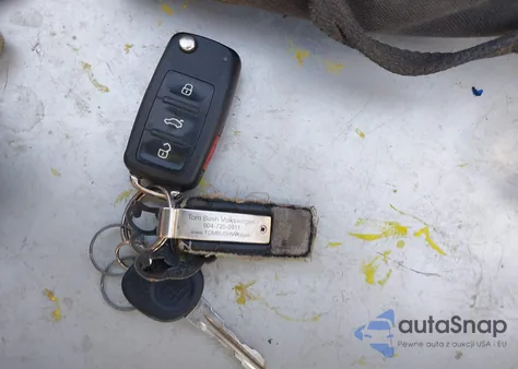 2014 Volkswagen Beetle из США, поврежденный, VIN 3VW5L7AT5EM801216